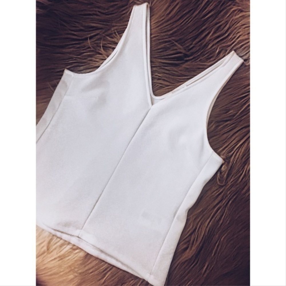H&M ribbed v neck sleeveless top nwot